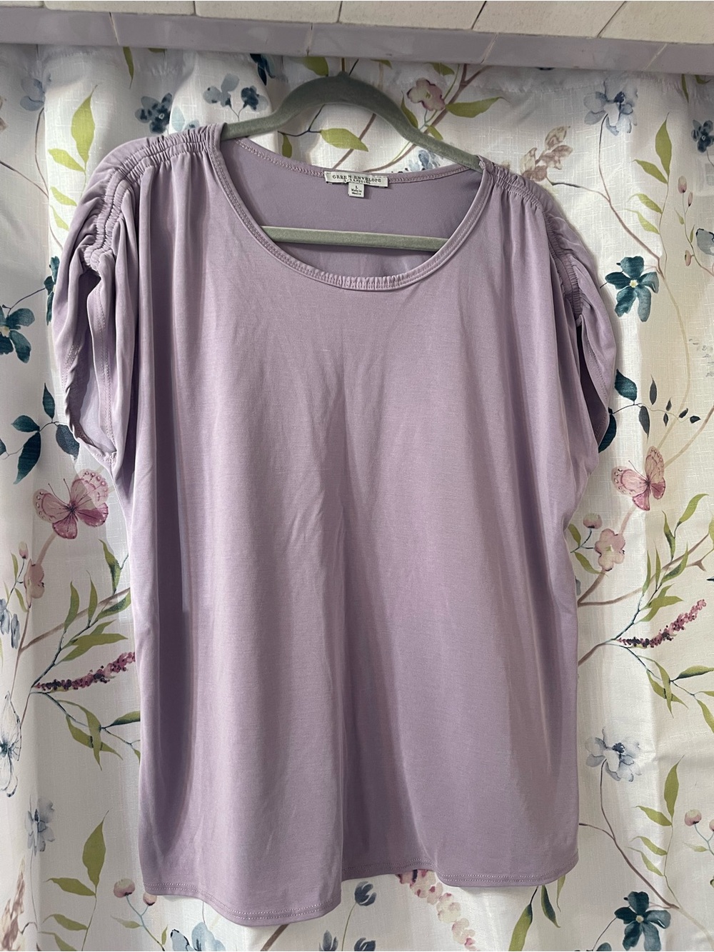 Green Envelope Lavender Ruched Short Sleeve Tee